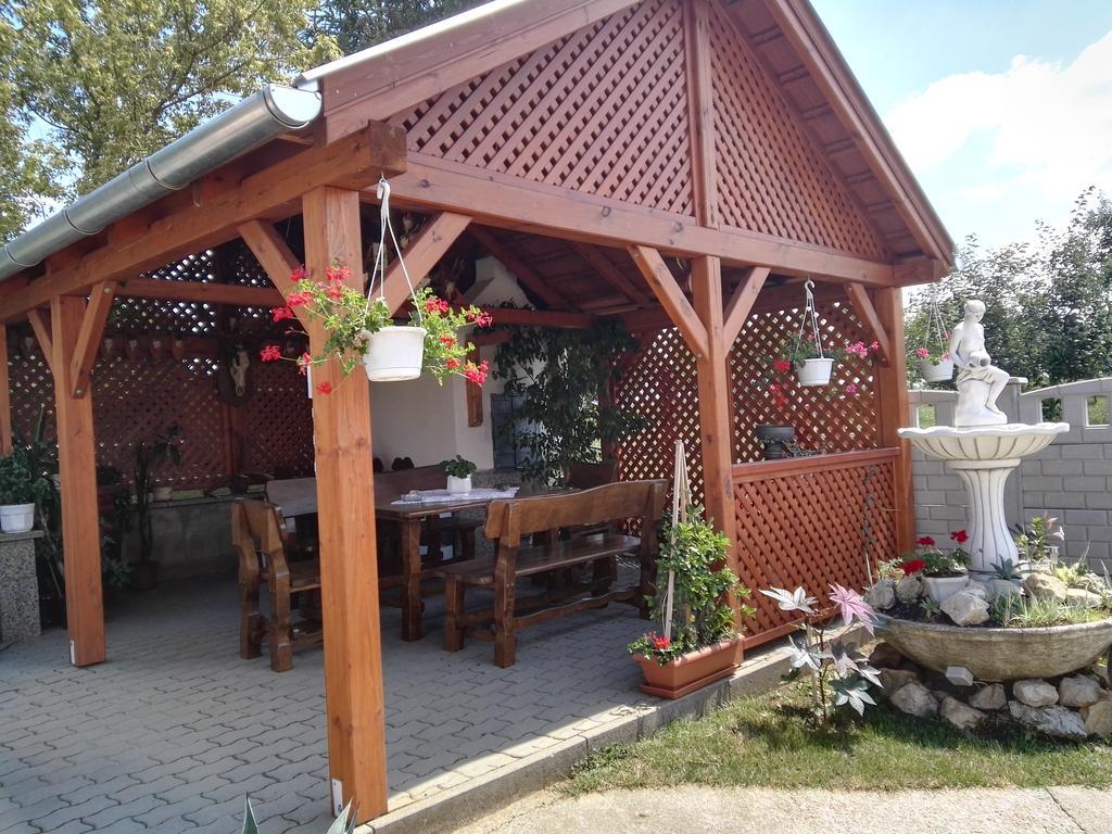 Agave Apartman Sarvar Exterior photo