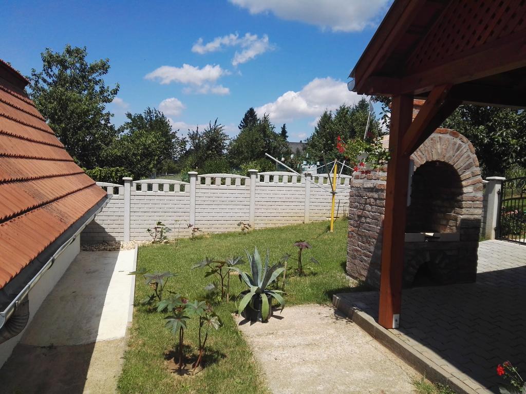 Agave Apartman Sarvar Exterior photo