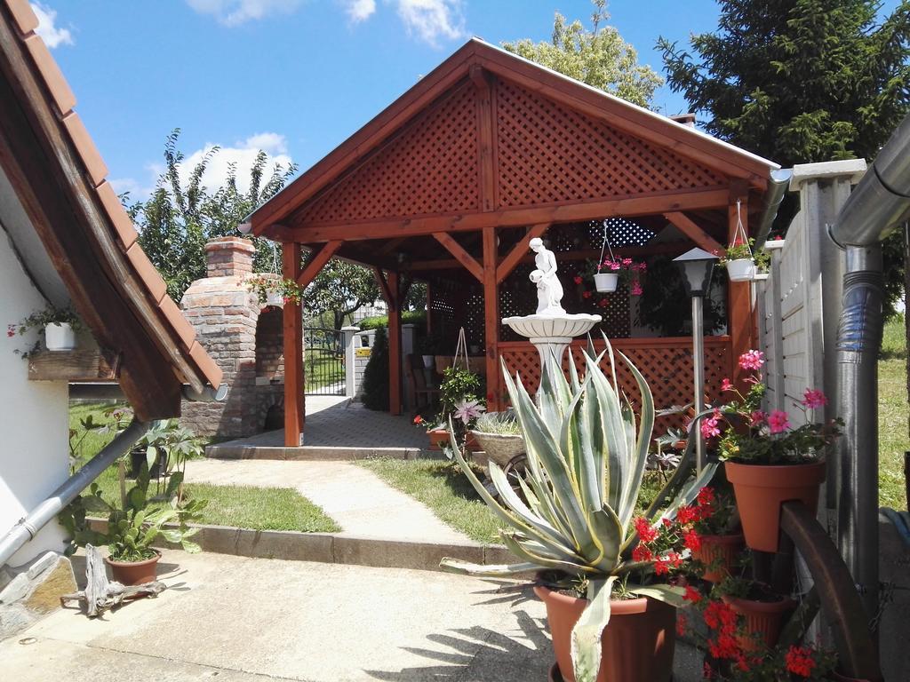 Agave Apartman Sarvar Exterior photo
